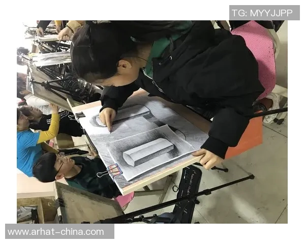 细腻线条勾勒绿茵英雄气概展现足球球星素描风采 细腻线条勾勒绿茵英雄气概展现足球球星素描风采