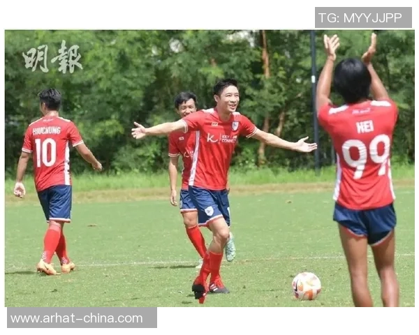 足球传奇落幕 崭新篇章待启 球迷们泪别偶像的荣耀岁月 足球传奇落幕 崭新篇章待启 球迷们泪别偶像的荣耀岁月