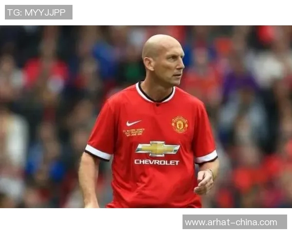 足球12号球衣的传奇背后:那些伟大的球星与他们的辉煌时刻